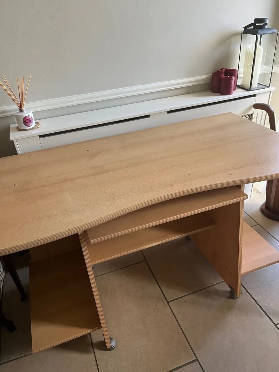Computer/office/study table and chair - Image 3