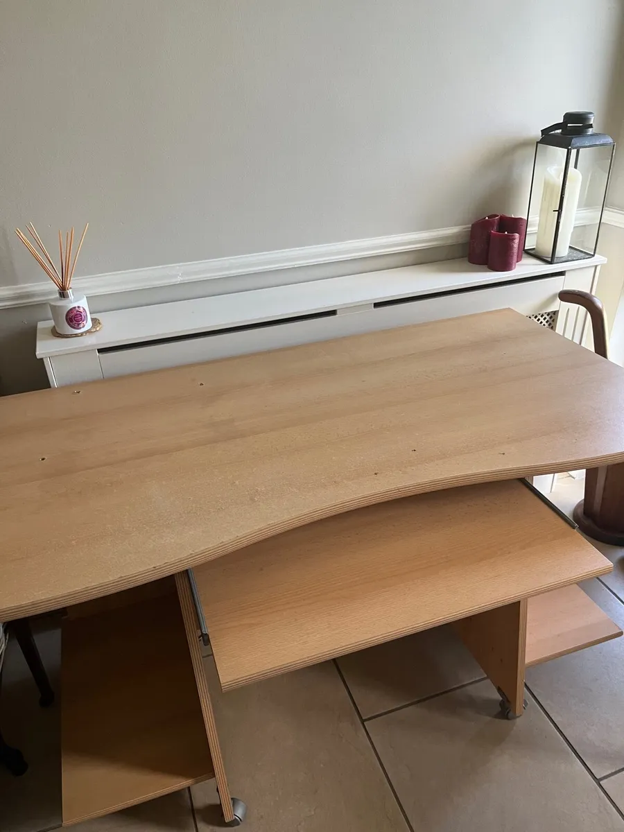 Computer/office/study table and chair - Image 4
