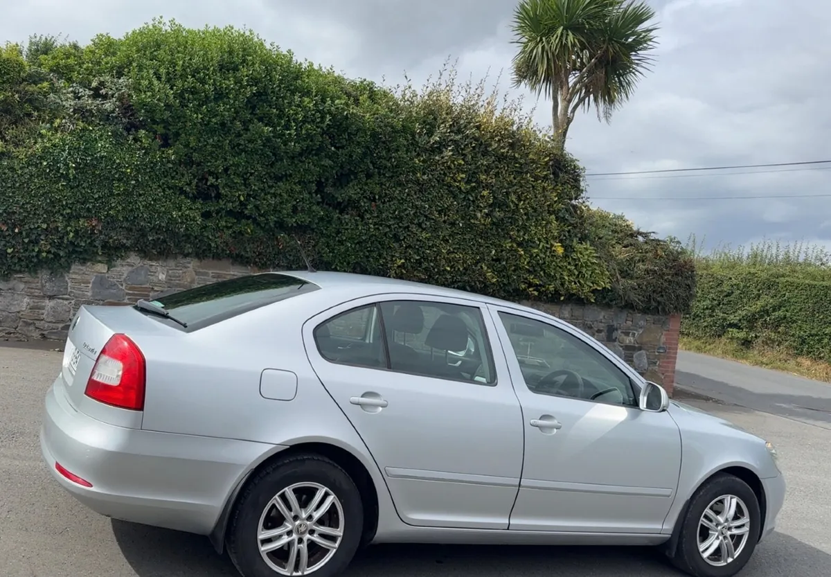 Skoda Octavia 2013 - Image 2