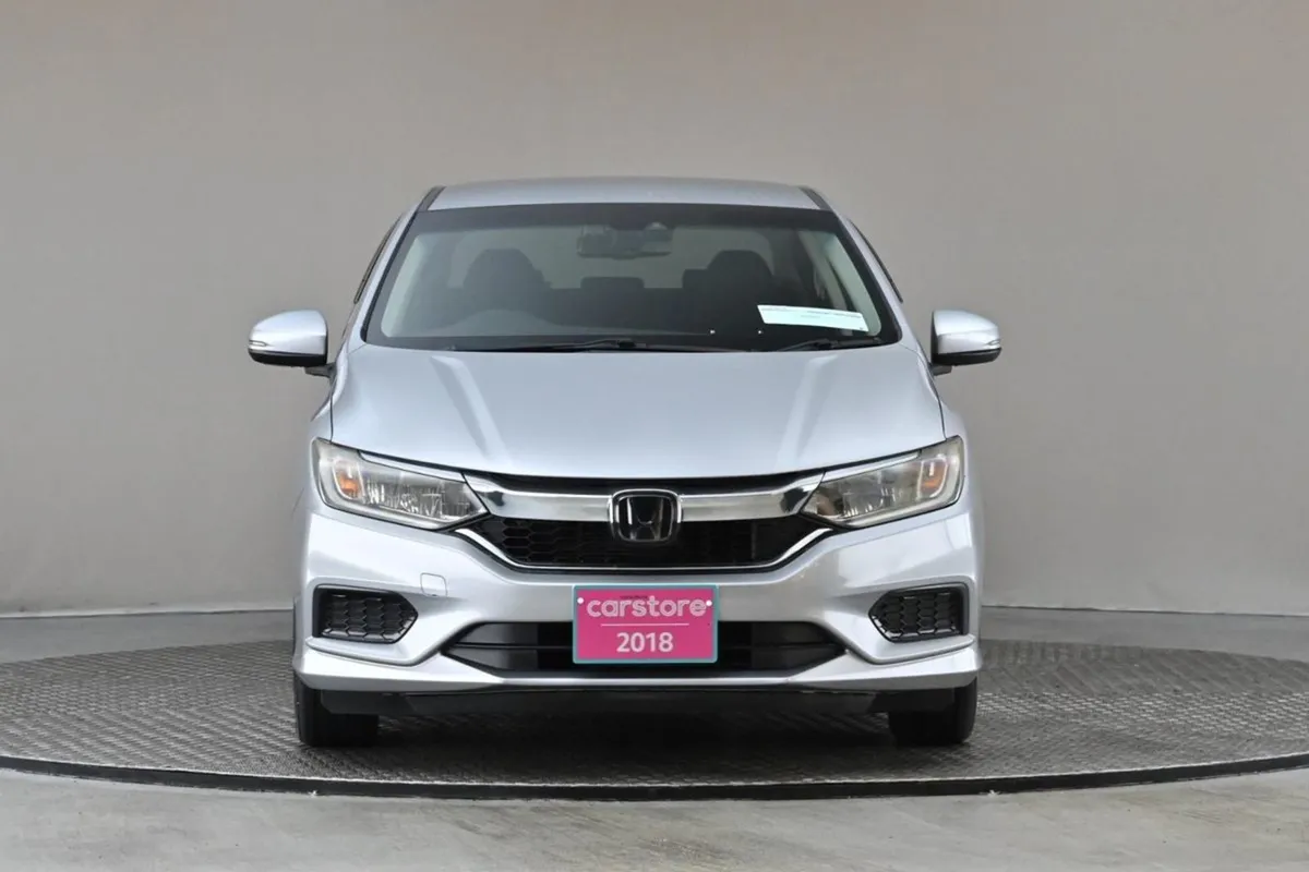 Honda Grace 1.5 Hybrid 4DR Auto  low Mileage 9 an - Image 2