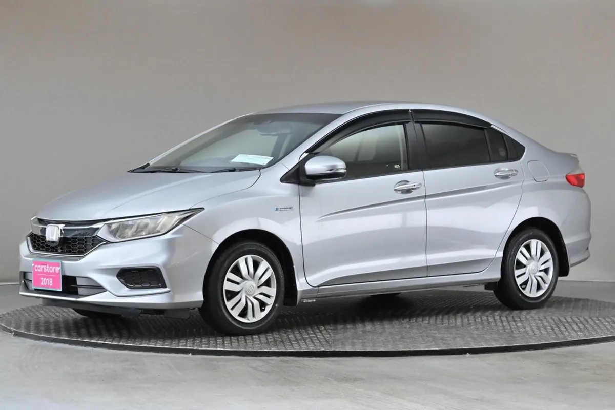 Honda Grace 1.5 Hybrid 4DR Auto  low Mileage 9 an - Image 4
