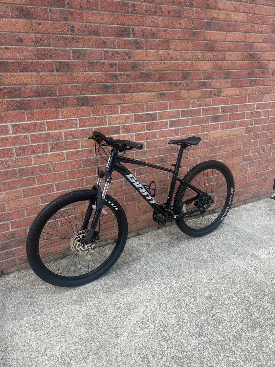 Giant Talon 3 Mountain Bike - Image 2