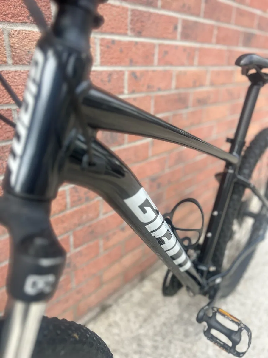 Giant Talon 3 Mountain Bike - Image 3