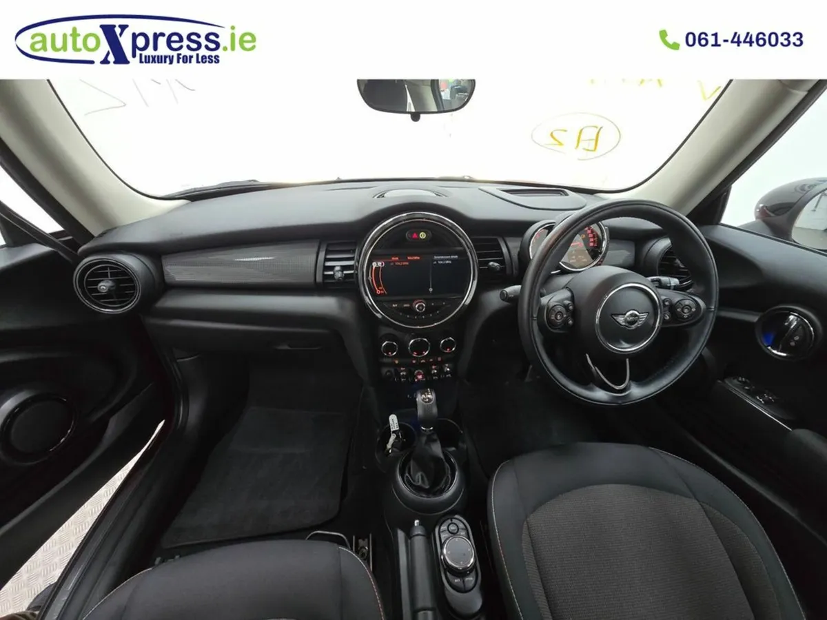 Mini Cooper 1.5 Automatic, Reversing camera - Image 2