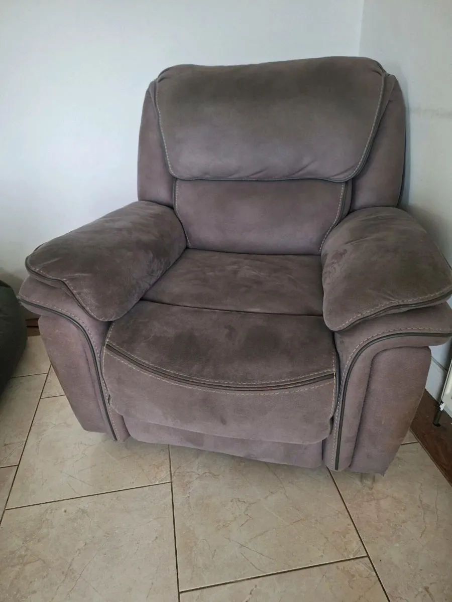 Reclining arm chair