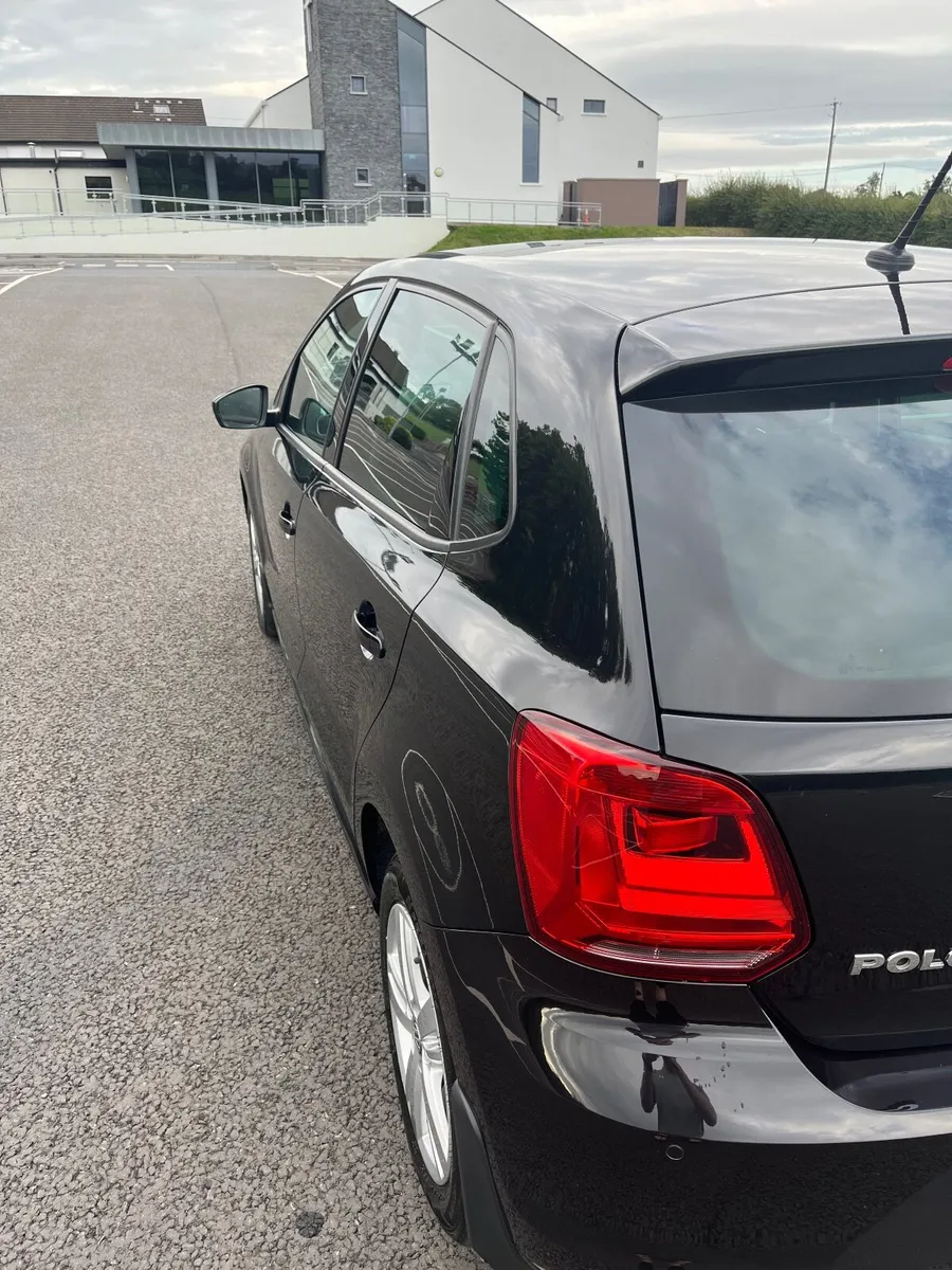 Volkswagen Polo 2016 Black Diesel - Image 4