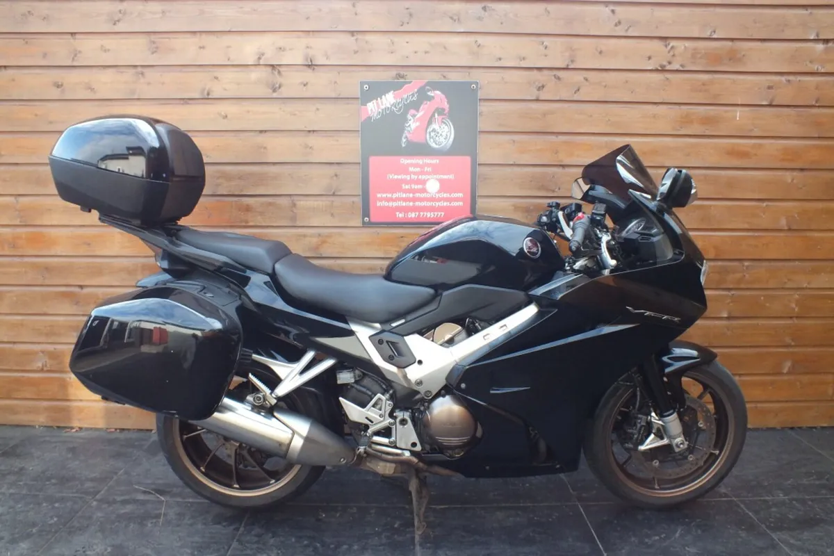 2015 Honda VFR800 V4 Vtec (Loaded) - Image 1