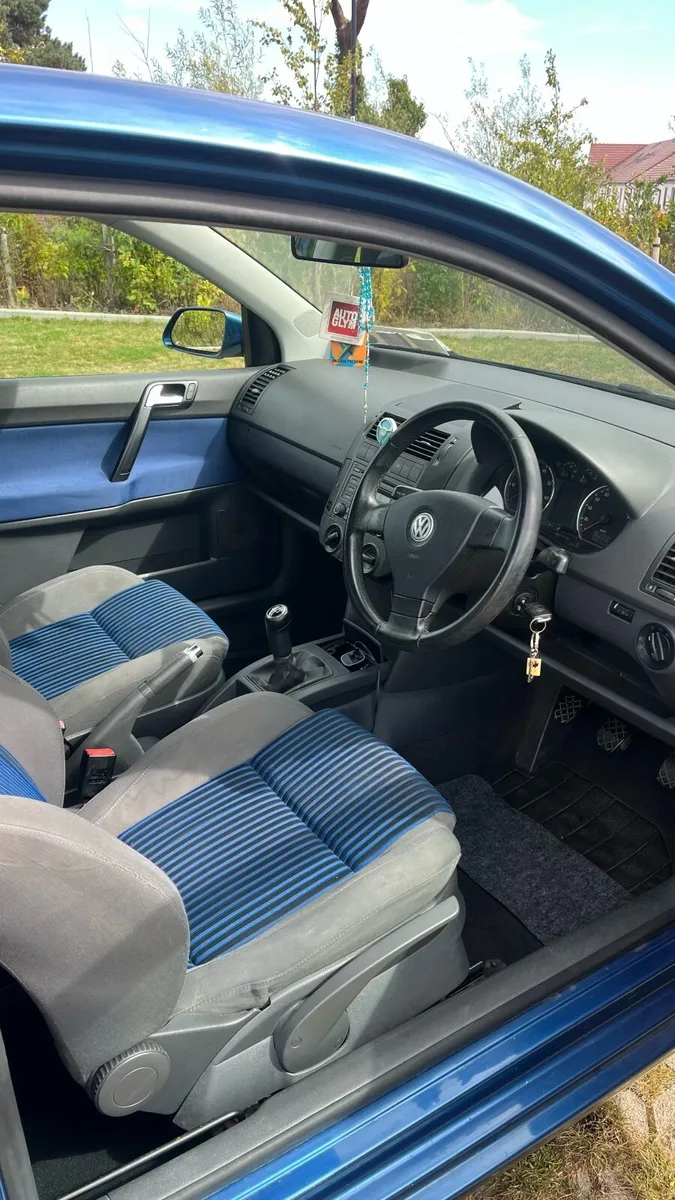 Volkswagen Polo 2005 - Image 2