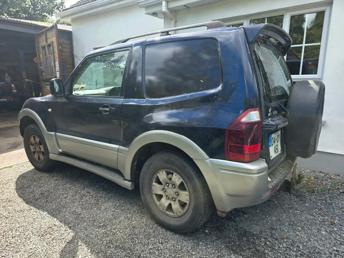 Mitshibushi Pajero Breaking Parts - Image 2