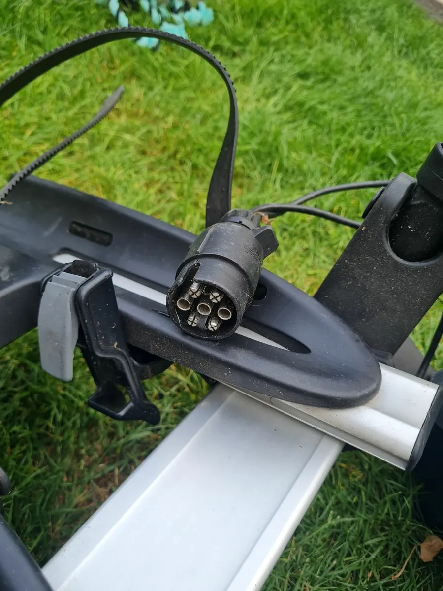 Thule bike carrier - Image 3