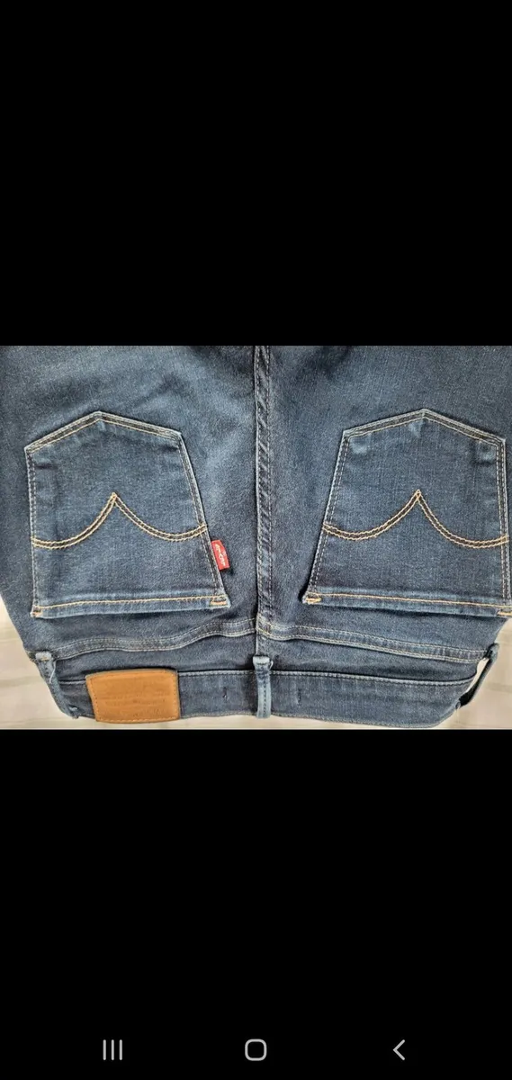 Womens Levis jeans - Image 3
