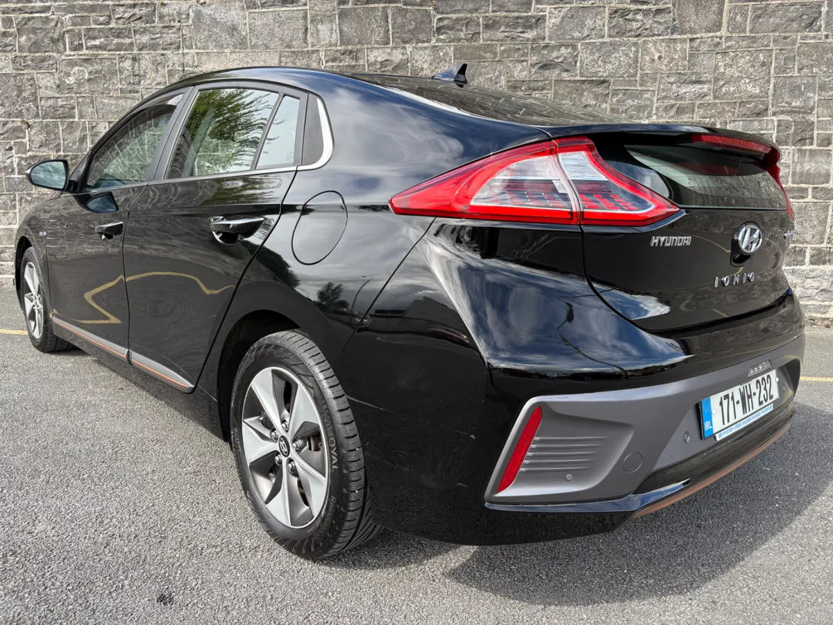 Hyundai IONIQ  FSH! 1 Owner! Warranty+trade in 👍 - Image 2