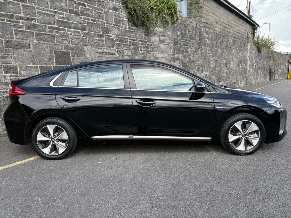 Hyundai IONIQ  FSH! 1 Owner! Warranty+trade in 👍 - Image 4