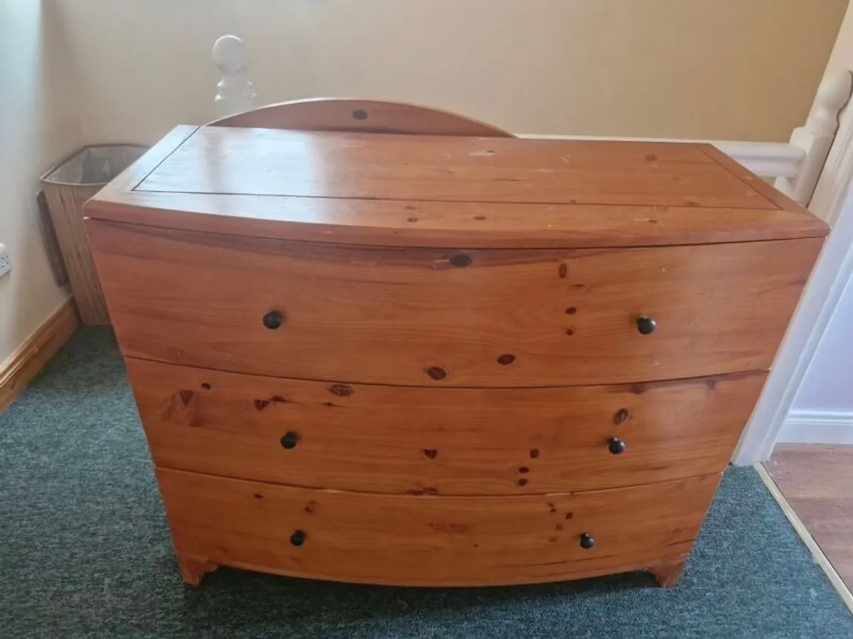 Chest of drawers - Image 1