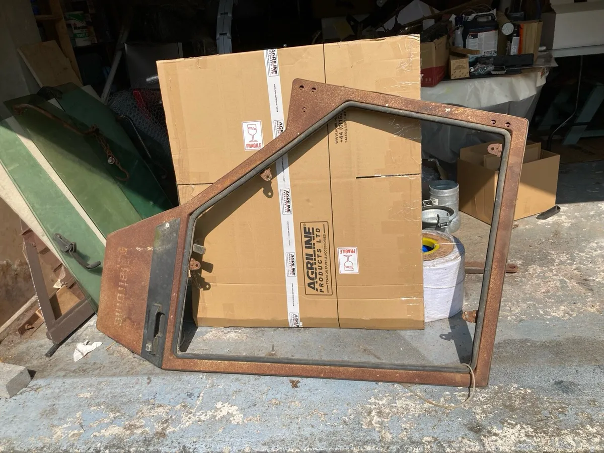Massey Ferguson 3000 series doors and parts - Image 2