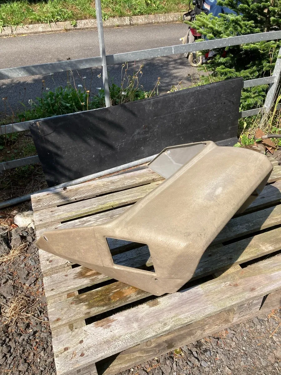 Massey Ferguson 3000 series doors and parts - Image 3
