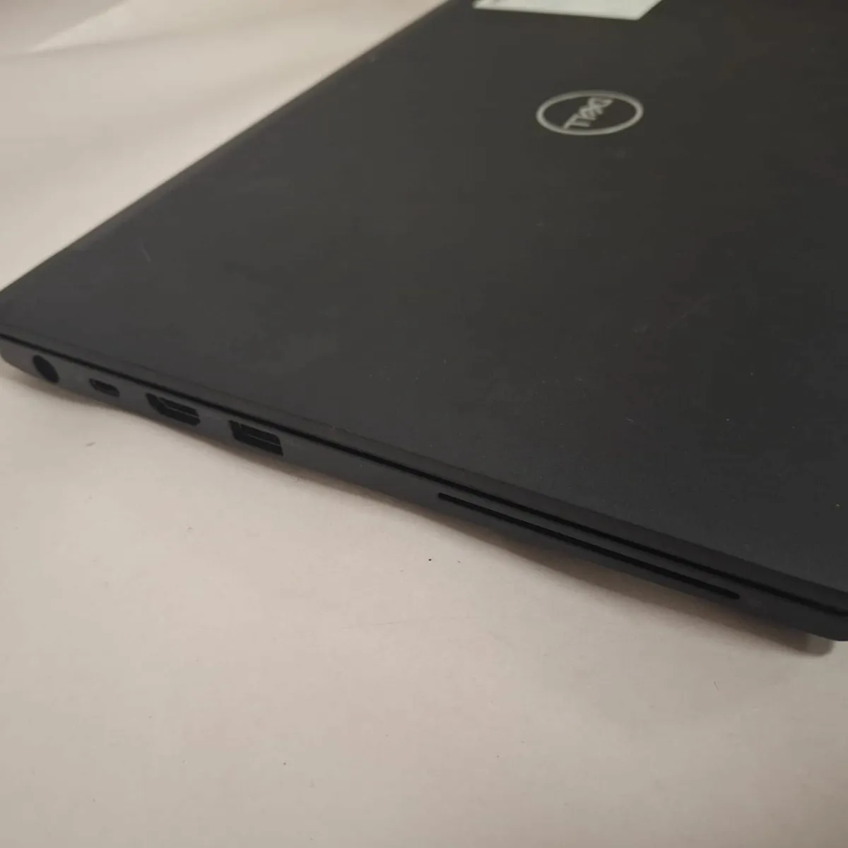 Dell Latitude 7290 Laptop | i5 8th Gen | 8GB RAM | - Image 4