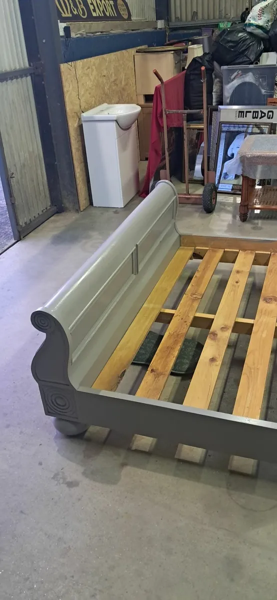 King bed frame - Image 3