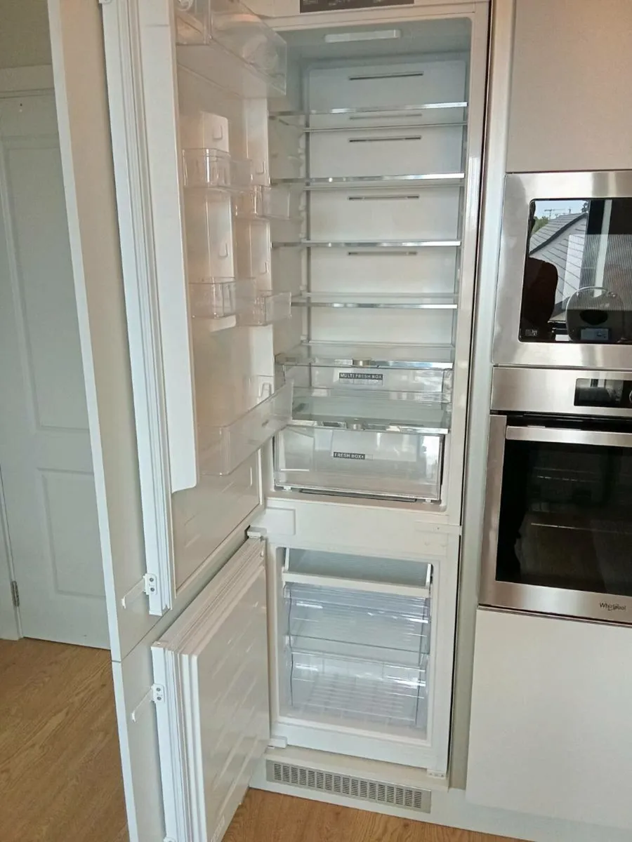 Fridge Freezer Whirlpool 70/30 - Image 1