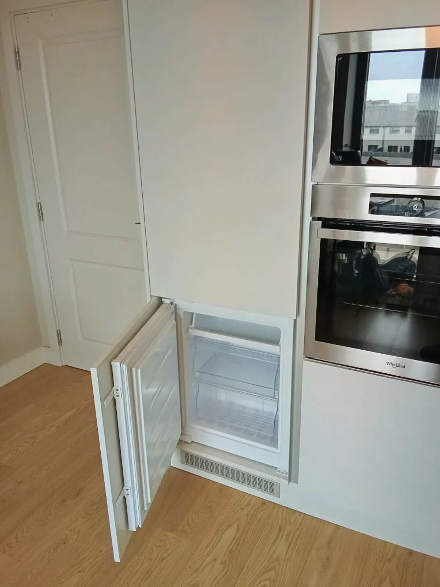Fridge Freezer Whirlpool 70/30 - Image 3