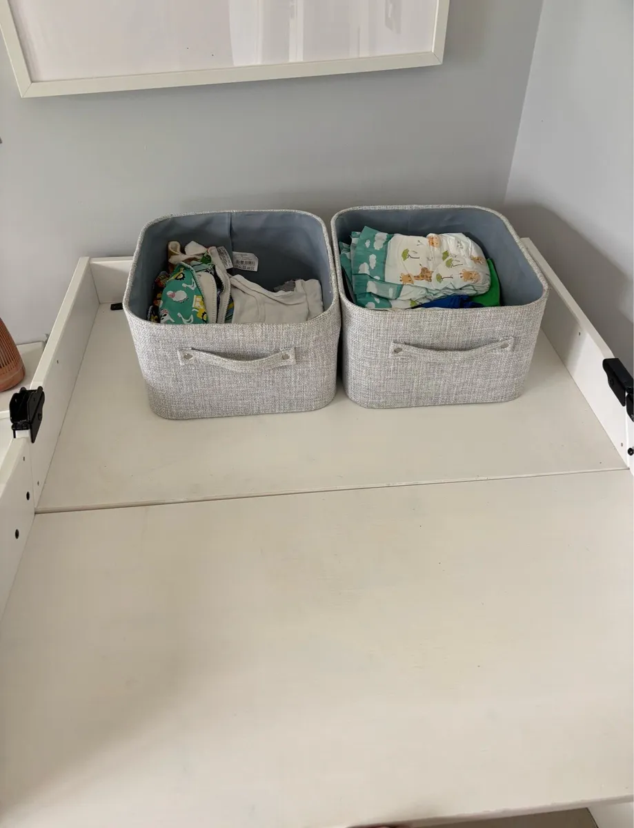 Baby changing table - Image 2