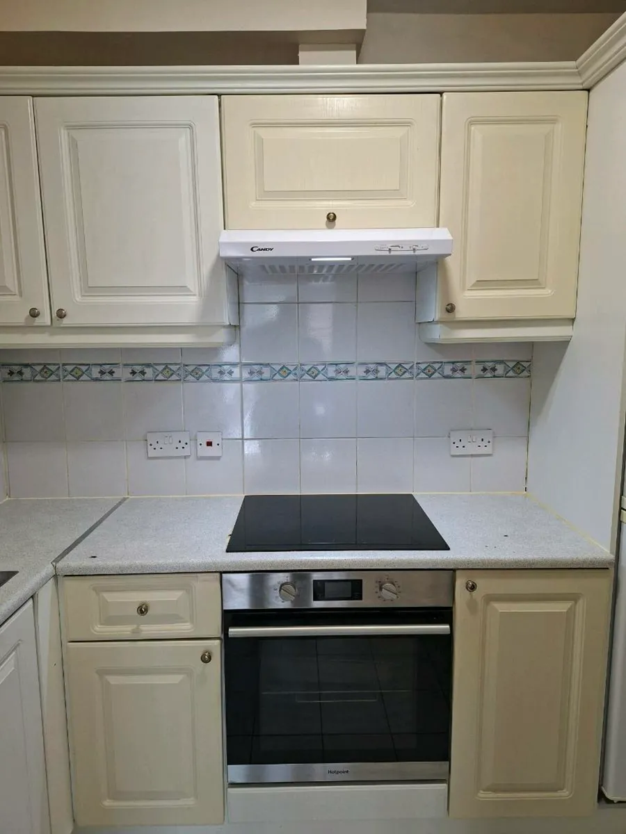 Complete kitchen - Must be collected before 21/09 - Image 1