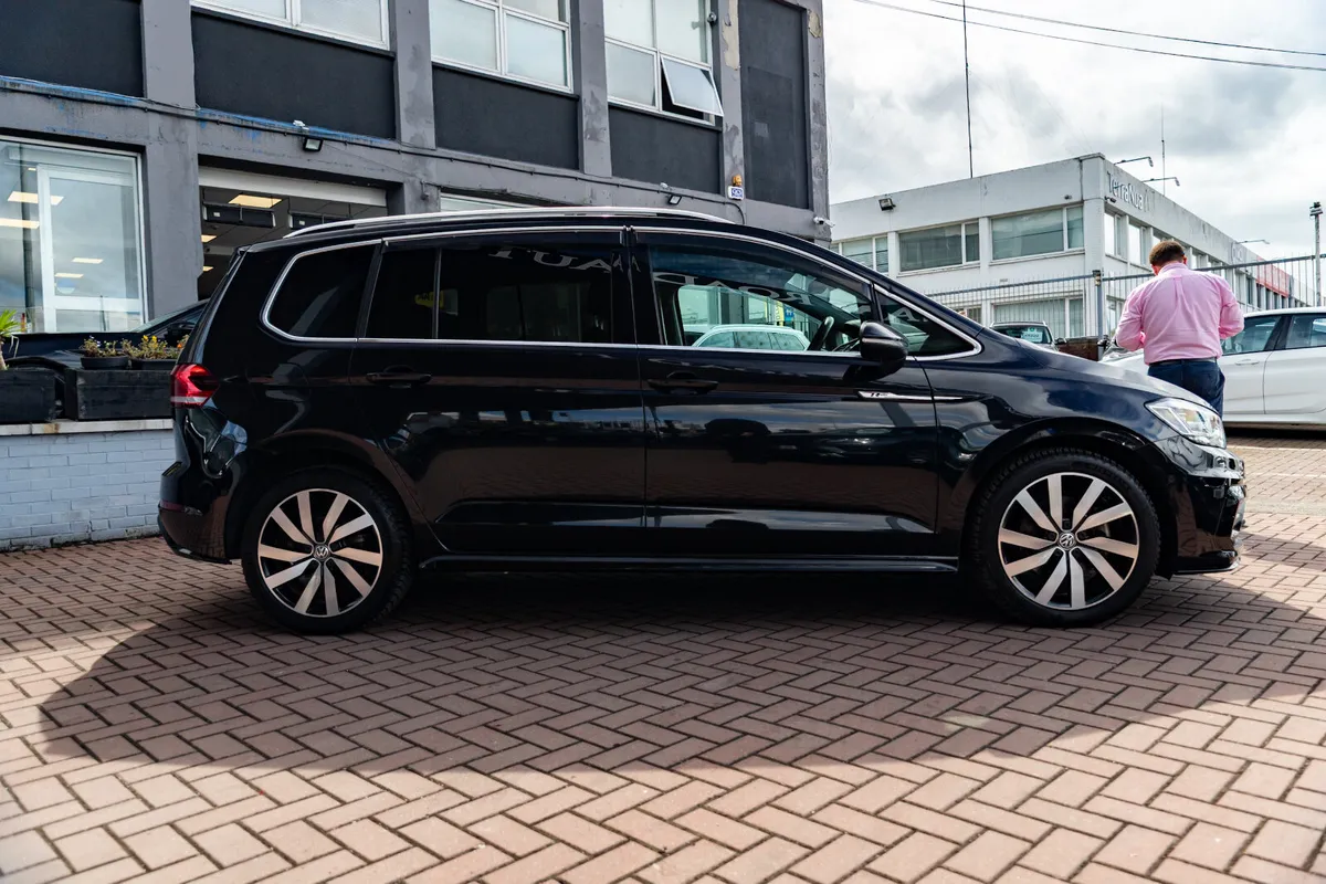 VW TOURAN 1.4 TSI R-LINE PLUS 7 SEATER MPV AUTO - Image 2