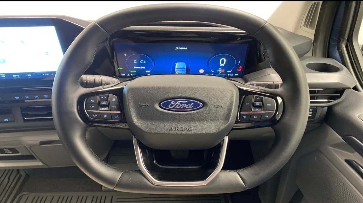 Ford Tourneo Plug In Hybrid 2.5 8 Seater High Spec - Image 3