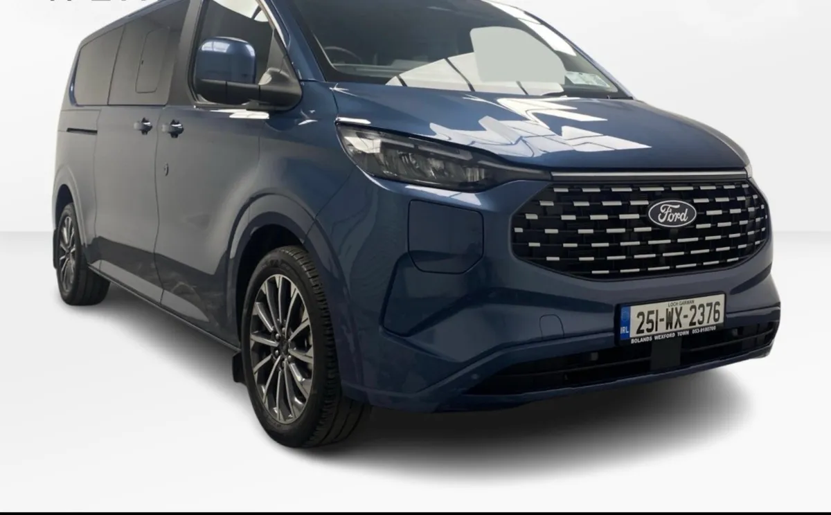 Ford Tourneo Plug In Hybrid 2.5 8 Seater High Spec - Image 1