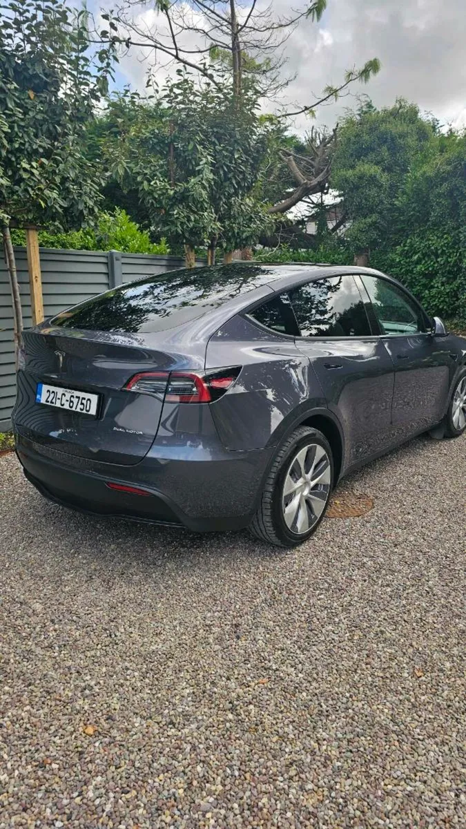 Car - Image 1