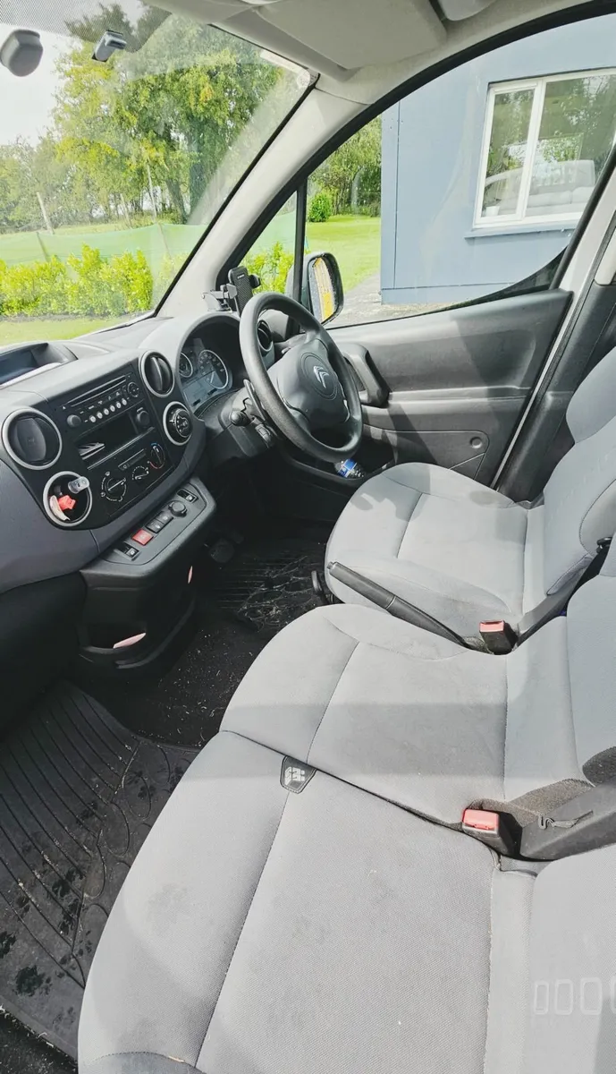 Citroën Berlingo 3 SEATER  Auto 1 OWNER - Image 2
