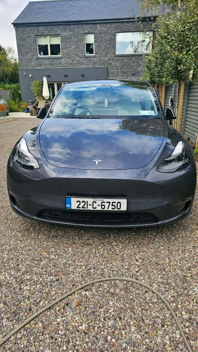 Car - Image 2