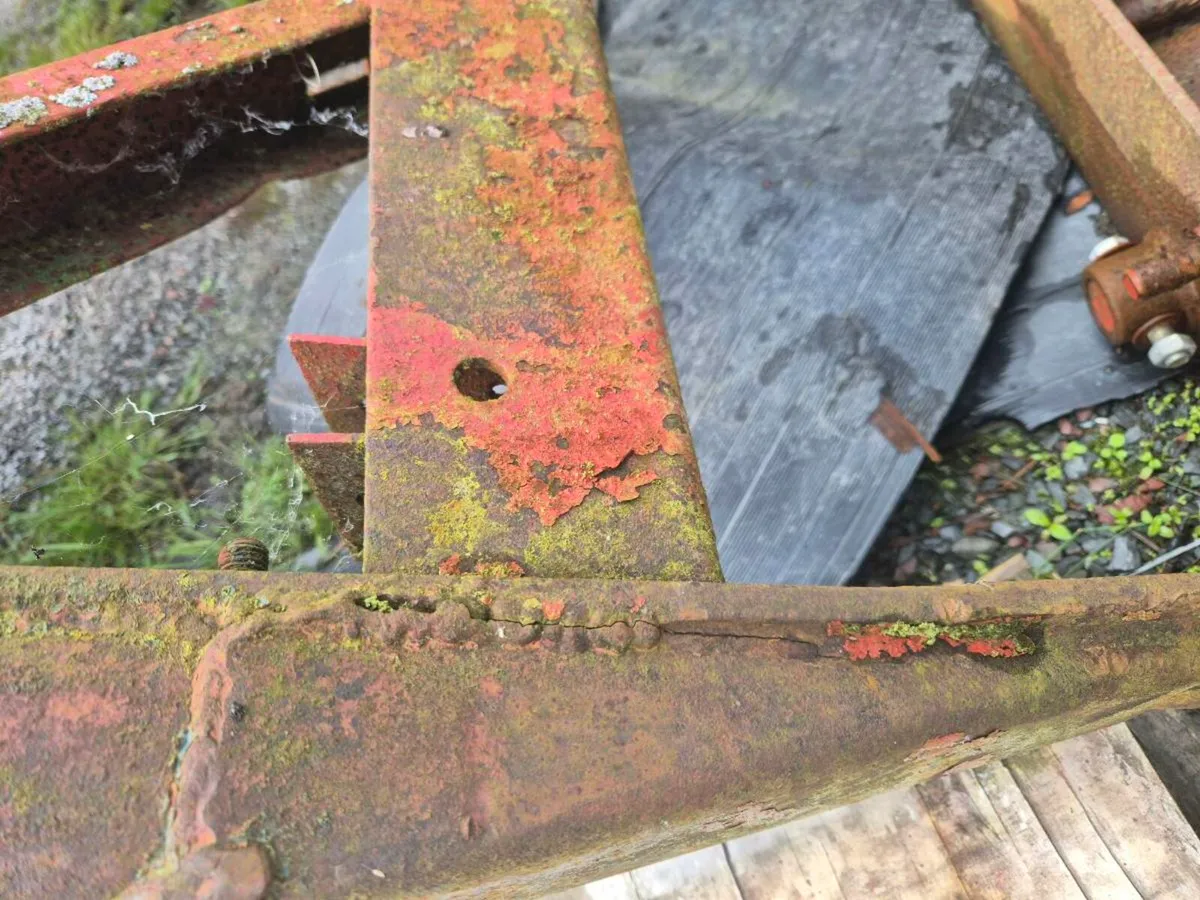 Front loader International 574 674 - Image 2