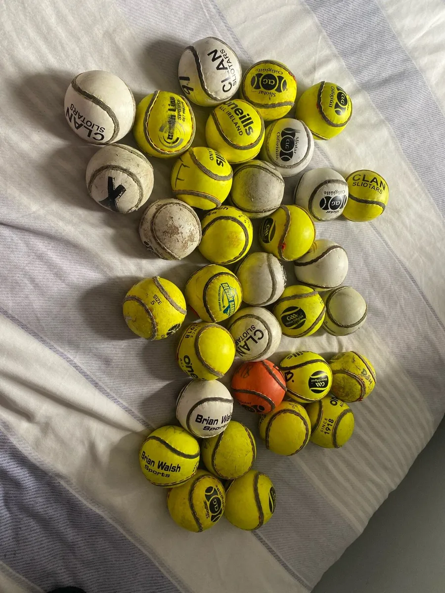 Hurling sliotars size 5 - Image 1