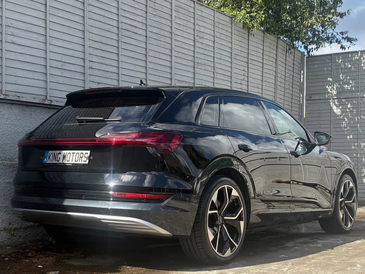 Audi e-tron  2022 TECHNIK 50 QUATTRO - Image 3