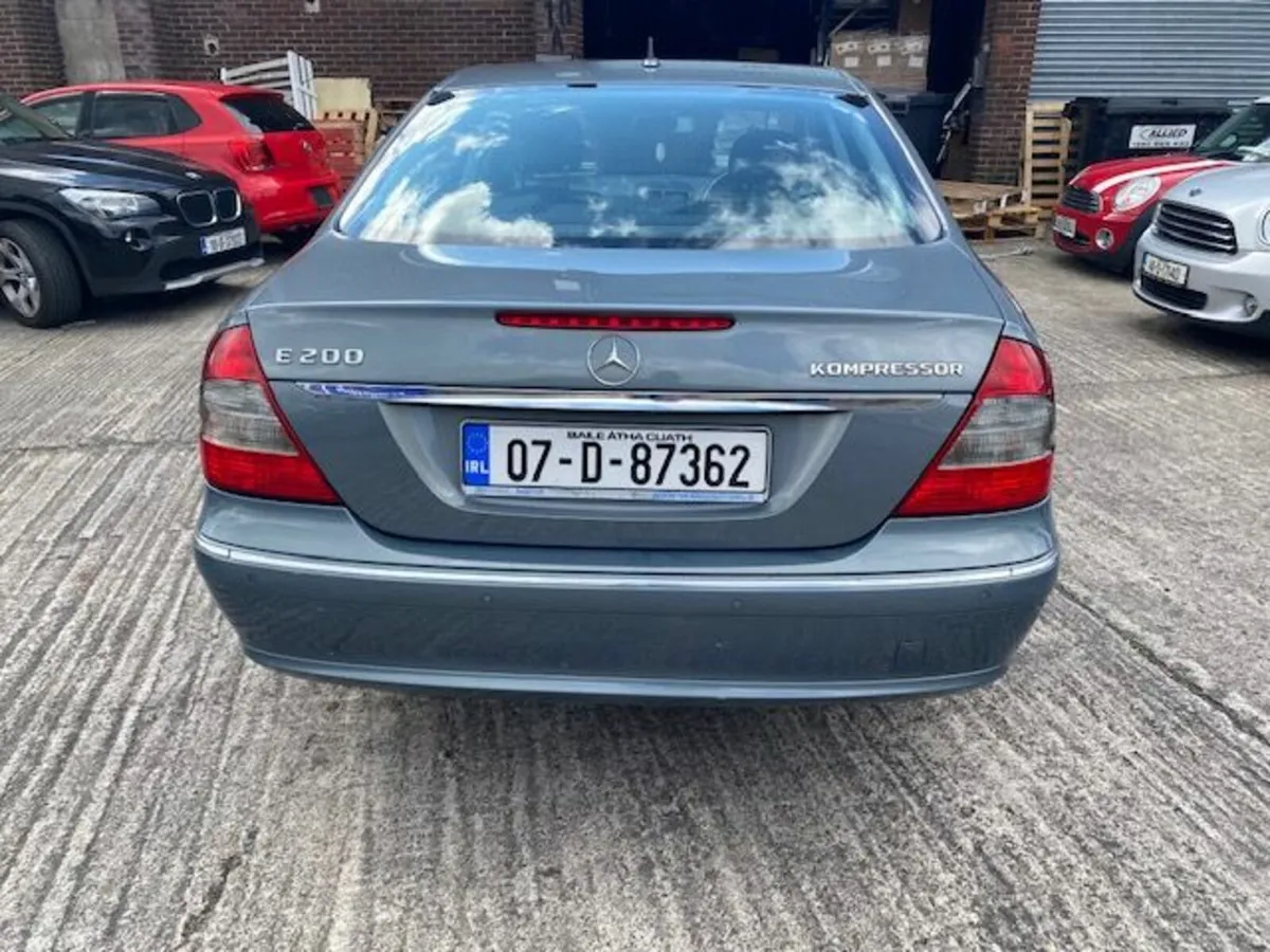 Mercedes-Benz E-Class 2007 - Image 2
