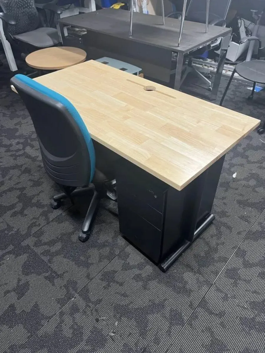 Used Oak 1200mm Office Desks - Image 2