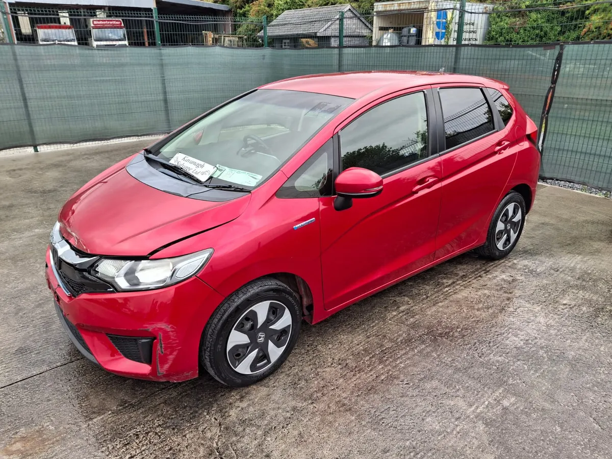 2016 Honda Fit Automatic very light damage - Image 2