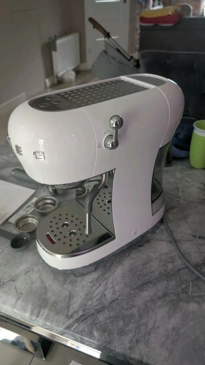 Smeg coffee machine - Image 1
