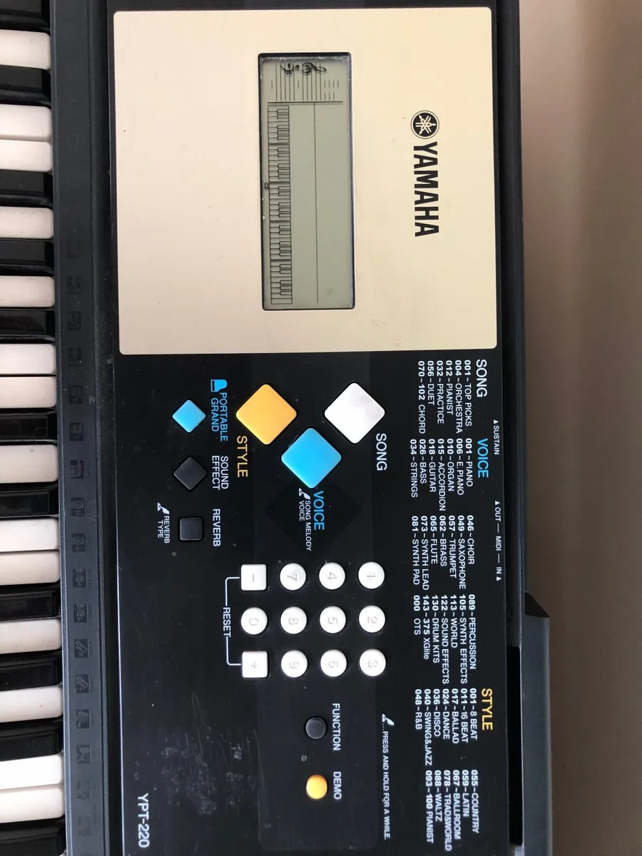 Yamaha Keyboard - Image 2