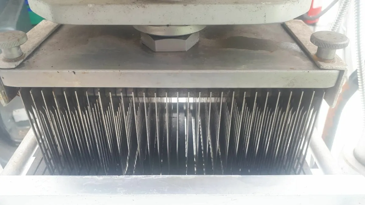 Electric Meat Tenderizer - Image 4