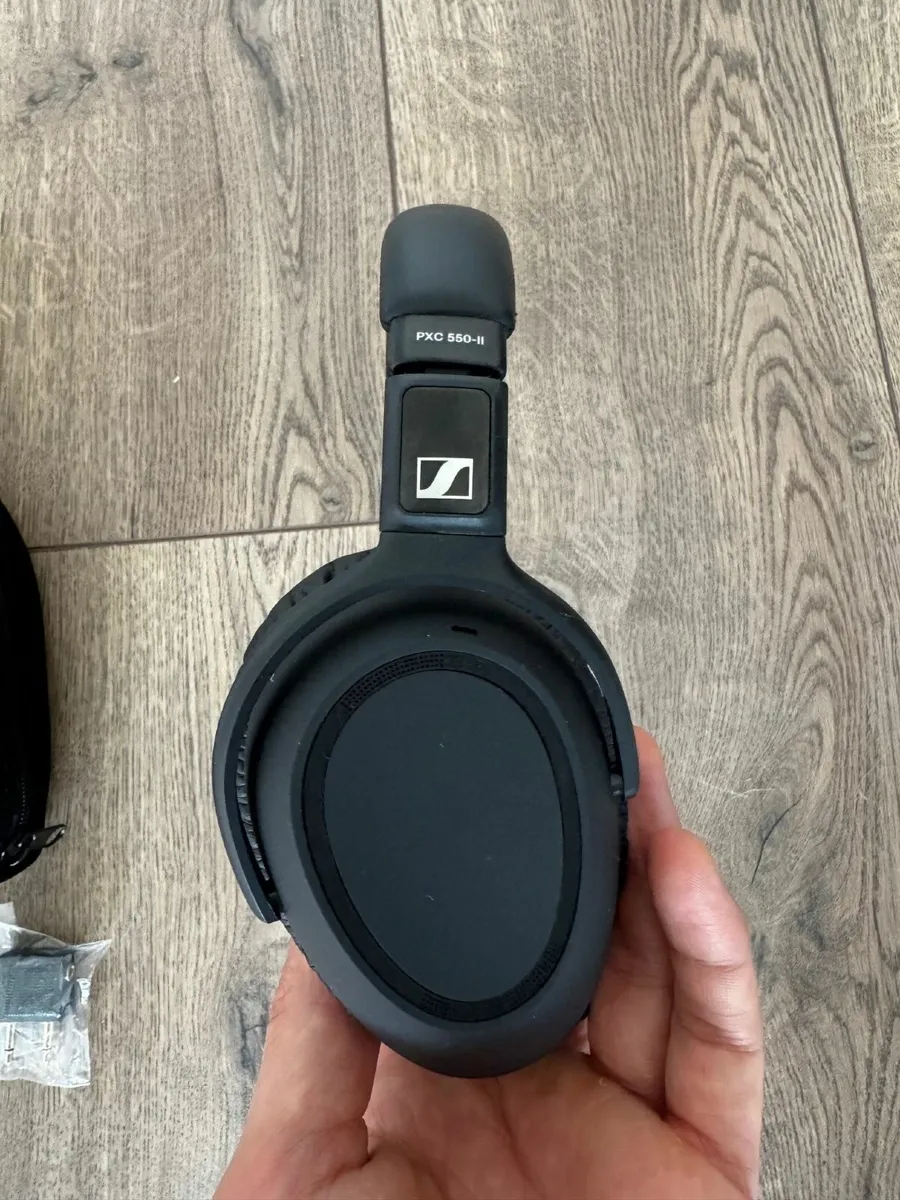 Sennheiser PXC 550-II Noise Cancelling Headphones - Image 2