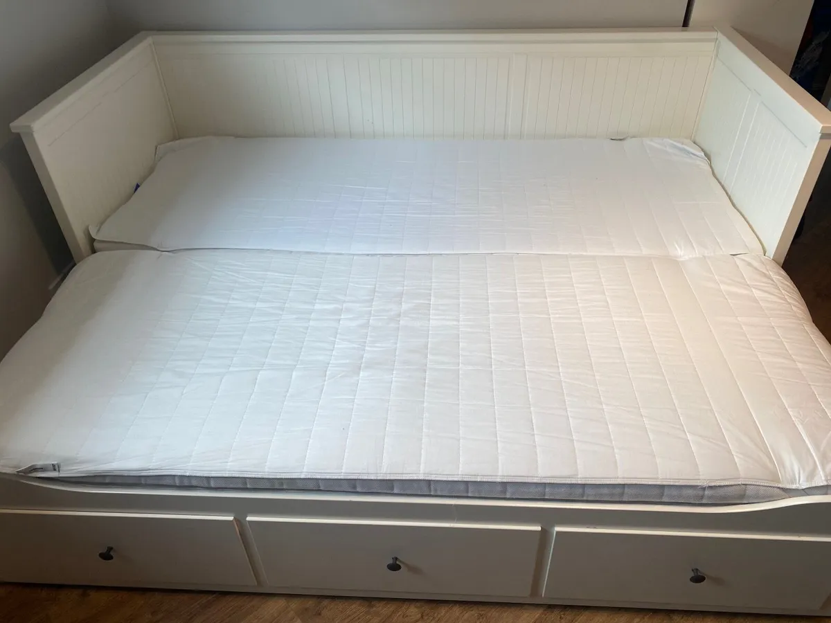 Hemnes Day bed / sofa bed white - Image 4