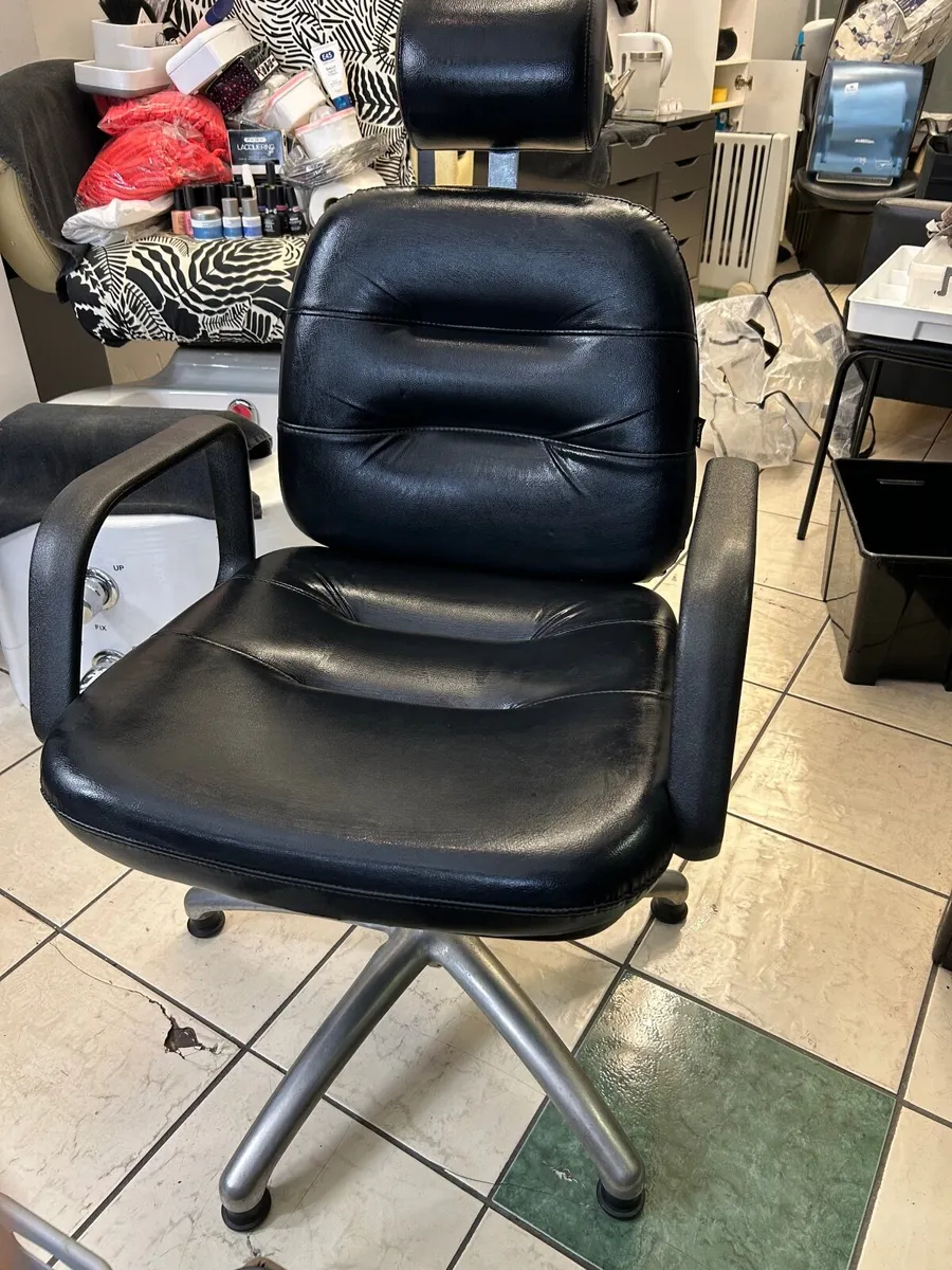Brow chair - Image 2