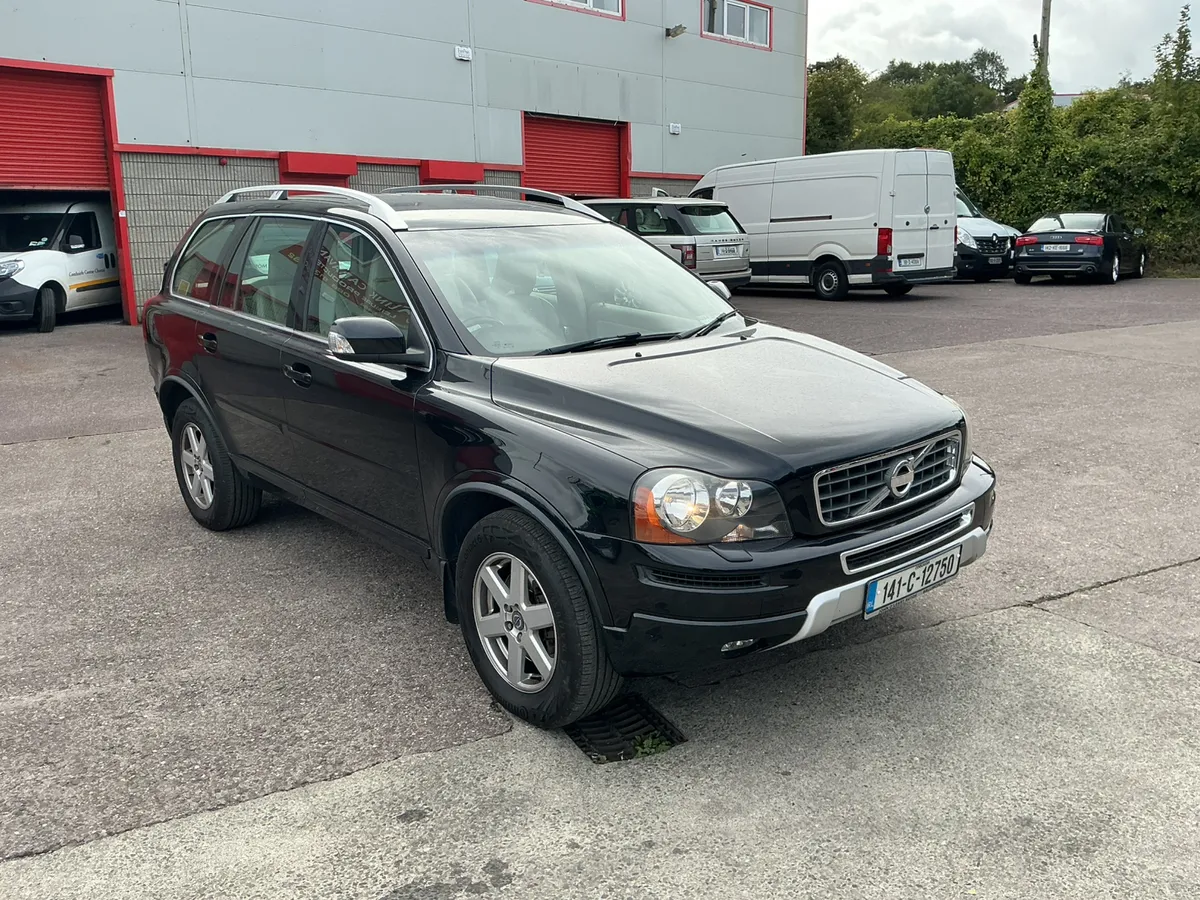 141 Volvo jeep 7 seats no damage - Image 1