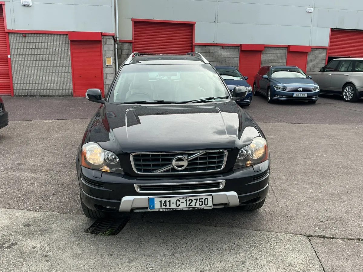 141 Volvo jeep 7 seats no damage - Image 2