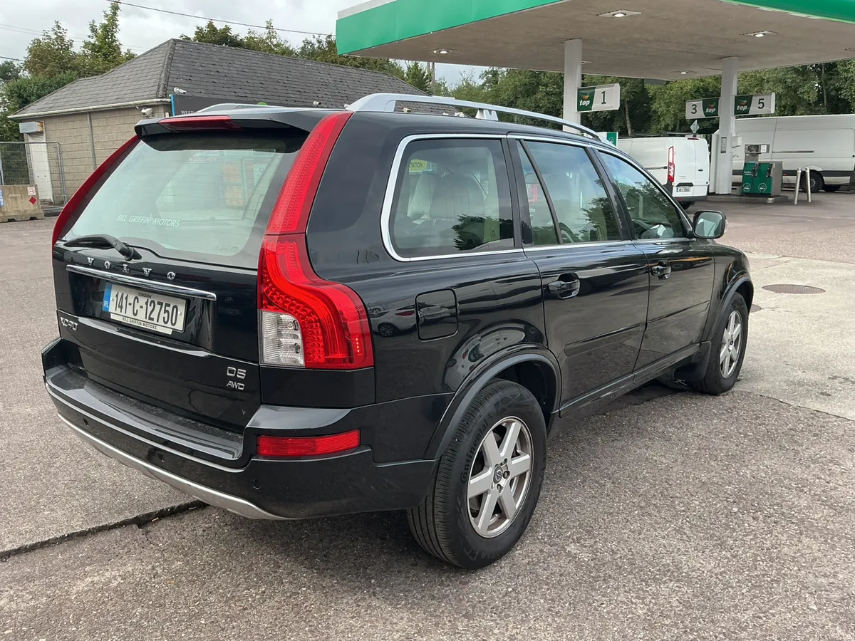 141 Volvo jeep 7 seats no damage - Image 3
