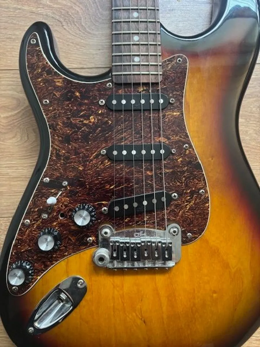 G&L Legacy Tribute Series (Left Hand) - Image 3