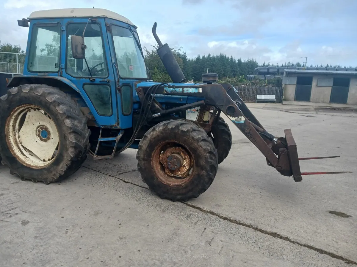 Ford tractor - Image 1