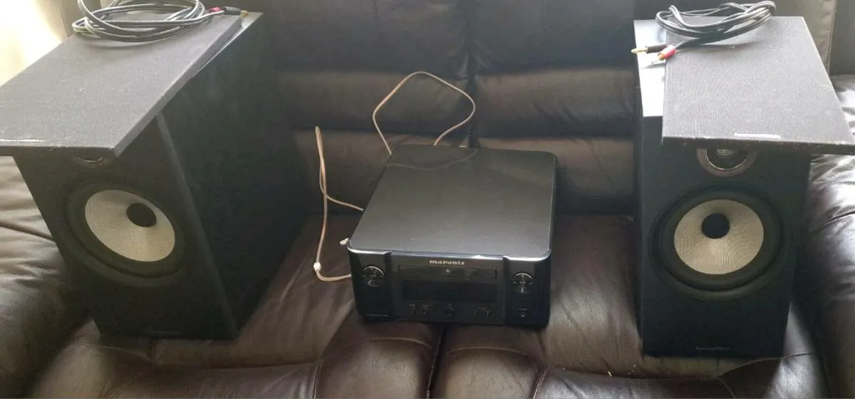 Marantz CD and DAB player with high end Bowers Wil - Image 1